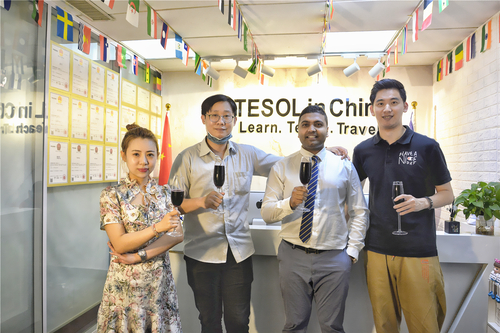 tesol6月12高级合影毕业 (11).JPG